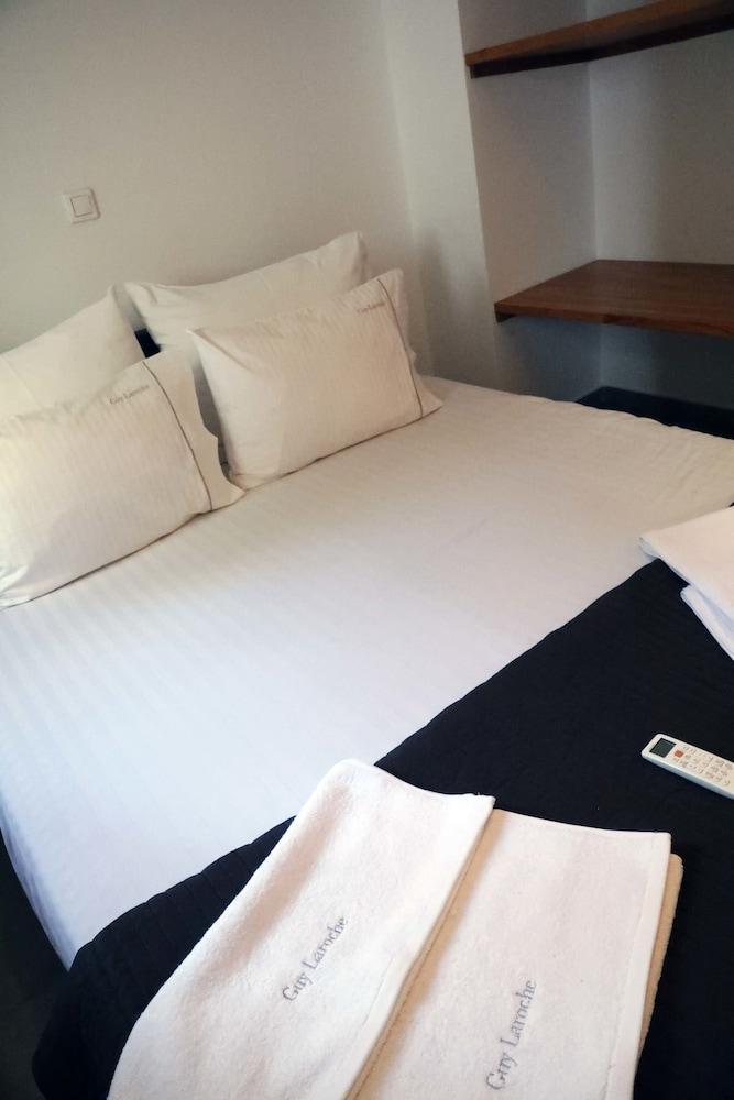 Gazi Boutique Apartment 2 Atene Esterno foto